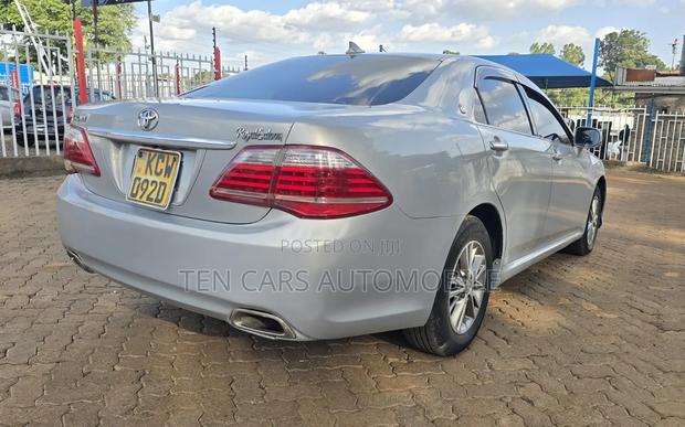 Toyota Crown 2012 Silver