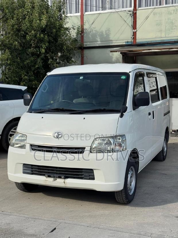 Toyota TownAce 2018 White