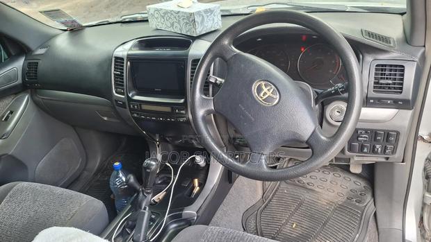 Toyota Land Cruiser Prado 2006 Silver