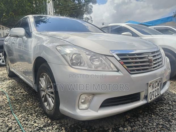 Toyota Crown 2012 Silver