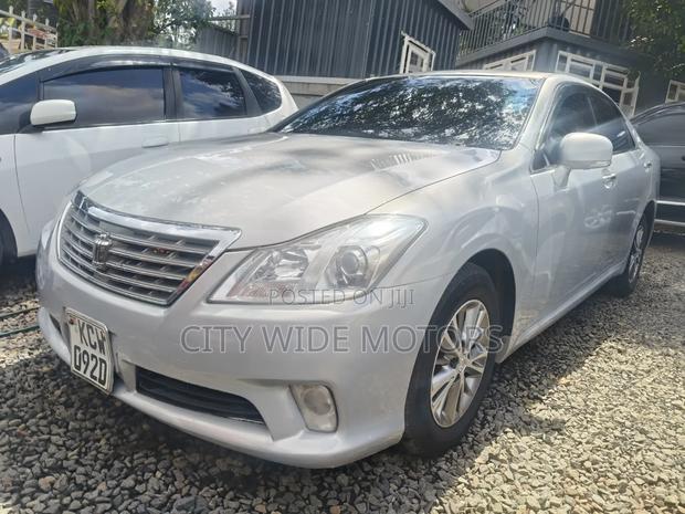 Toyota Crown 2012 Silver