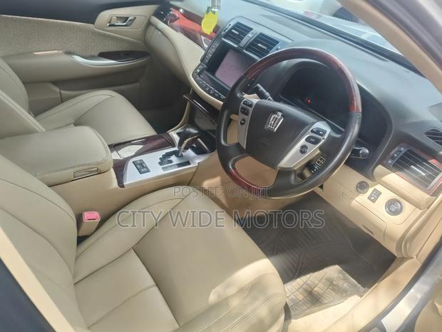 Toyota Crown 2012 Silver