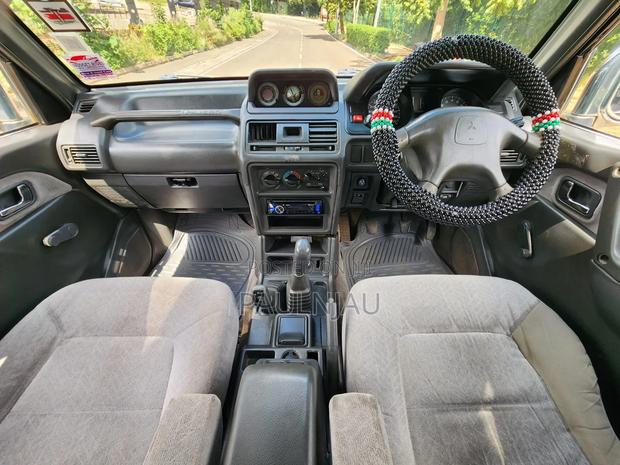 Mitsubishi Pajero 1999