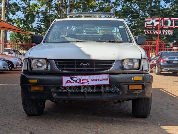Isuzu KB 1998 White