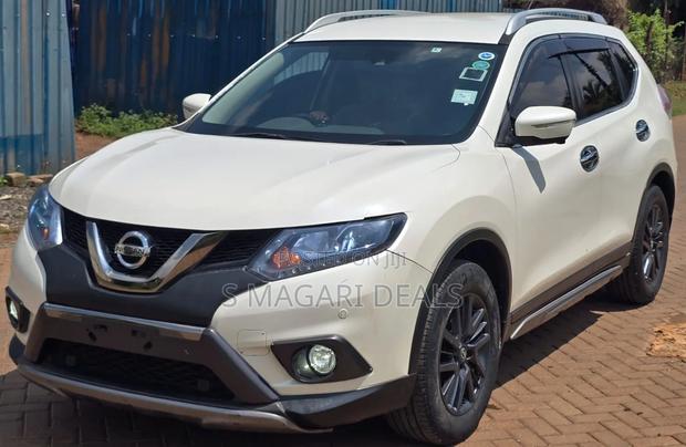 Nissan X-Trail 2.0 Petrol AWD 2016 White