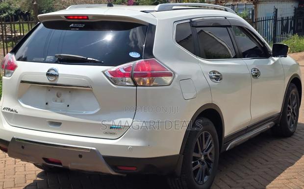 Nissan X-Trail 2.0 Petrol AWD 2016 White