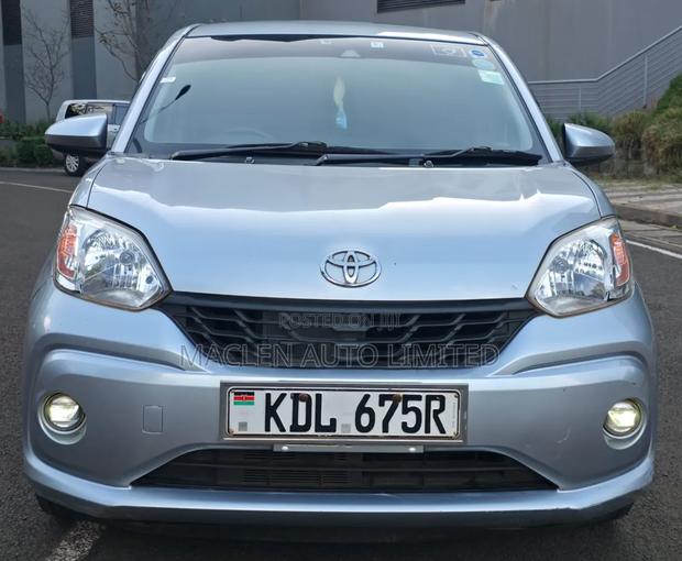 Toyota Passo 2016 Silver