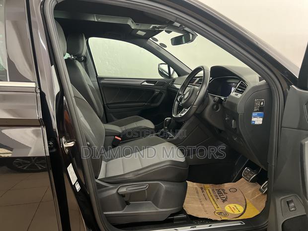 Volkswagen Tiguan 2.0T SEL R-Line AWD 4MOTION 2019 Black