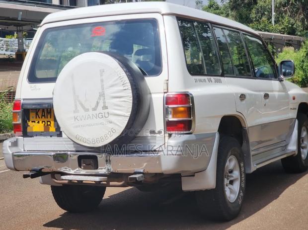 Mitsubishi Pajero 1999 White