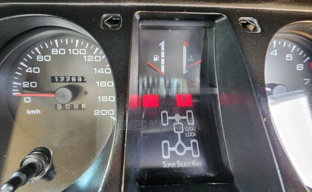 Mitsubishi Pajero 1999 White