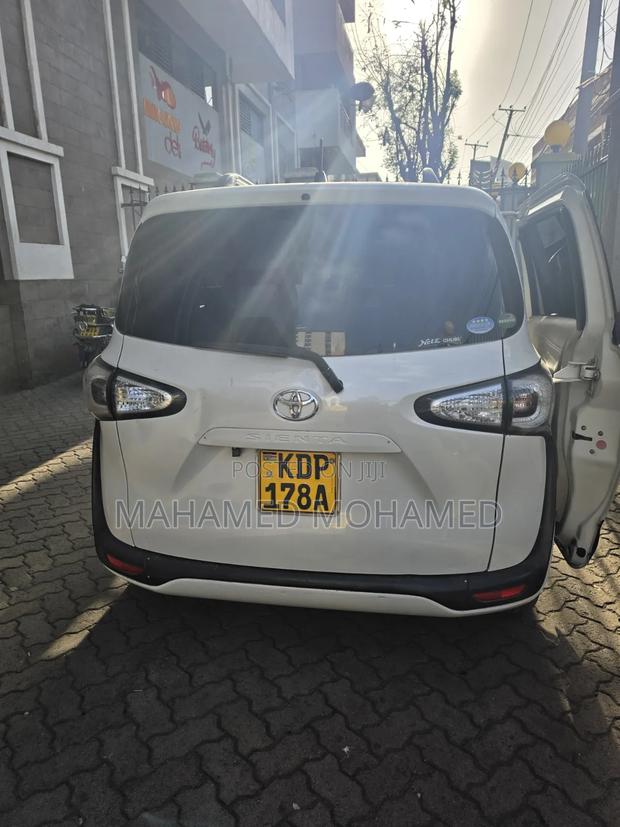 Toyota Sienta 2016 White