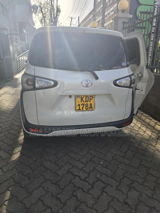 Toyota Sienta 2016 White