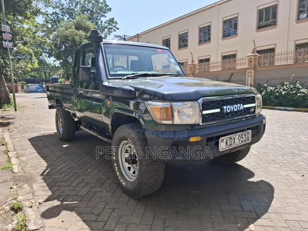 Toyota Land Cruiser 2014 Green
