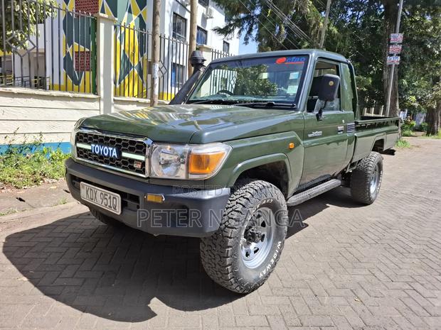 Toyota Land Cruiser 2014 Green