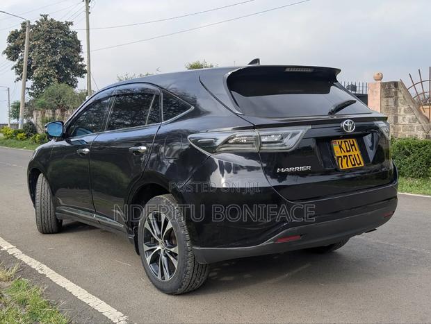 Toyota Harrier 2.0 2015 Black