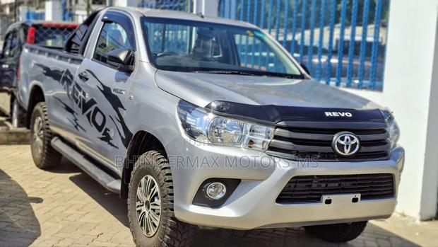 Toyota Hilux 2019 Silver