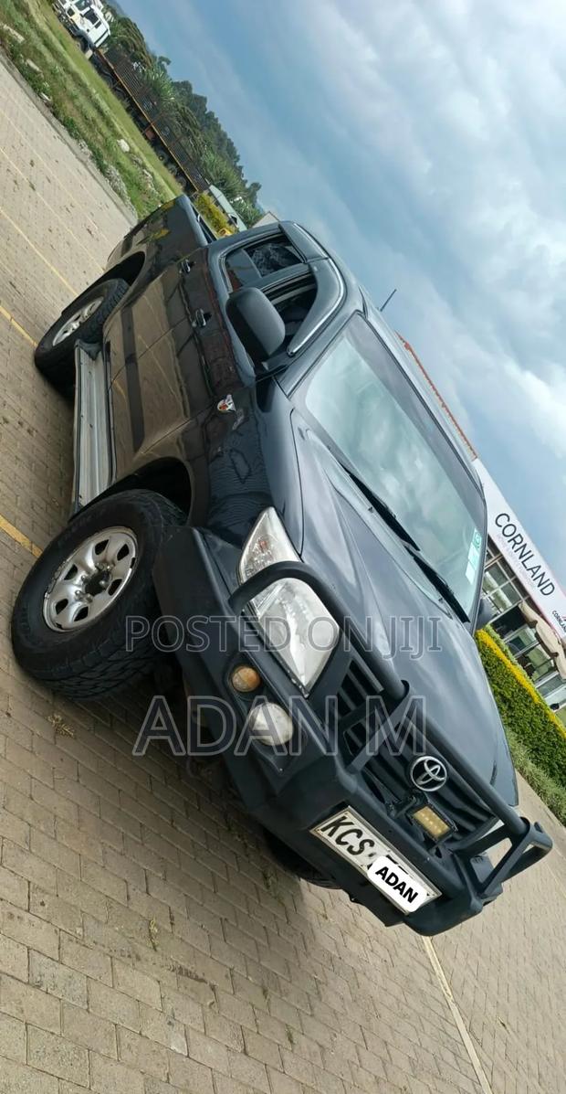 Toyota Hilux 2013 Black