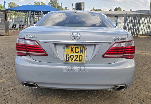Toyota Crown 2012 Silver