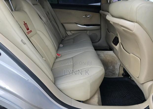 Toyota Crown 2012 Silver