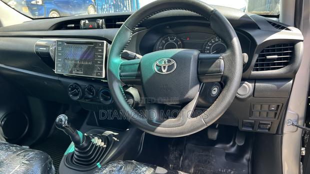 Toyota Hilux Revo Smart Cab Deisel 2.4 AWD 2019 Silver