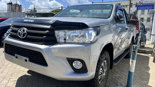 Toyota Hilux Revo Smart Cab Deisel 2.4 AWD 2019 Silver