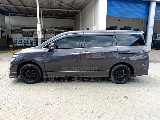 Nissan Elgrand 2018 Gray