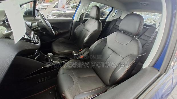 Peugeot 2008 2019 Blue