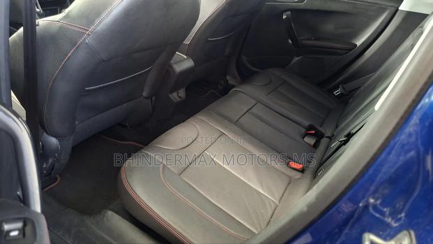 Peugeot 2008 2019 Blue