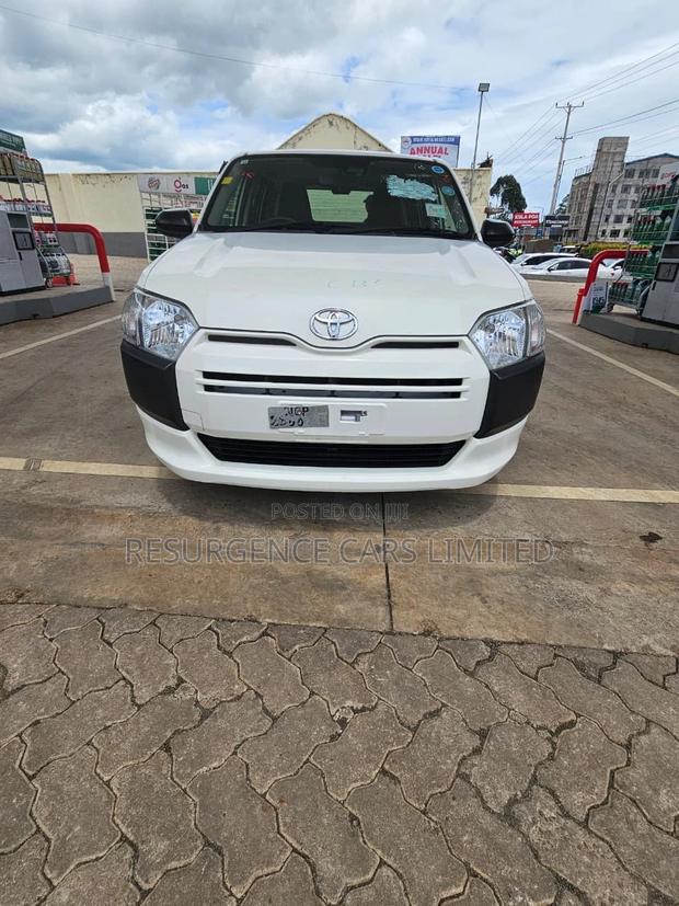 Toyota Probox 1.5 DX 2WD 2020 White