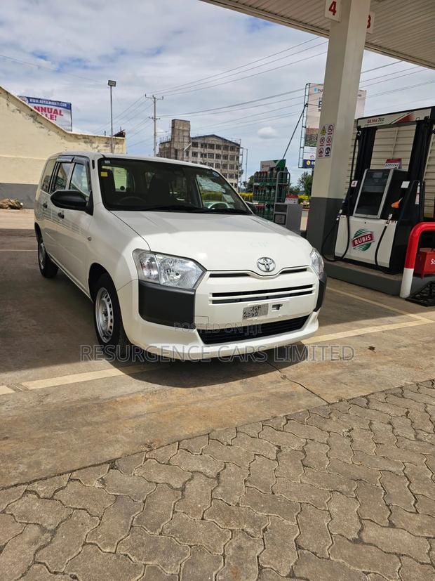Toyota Probox 1.5 DX 2WD 2020 White