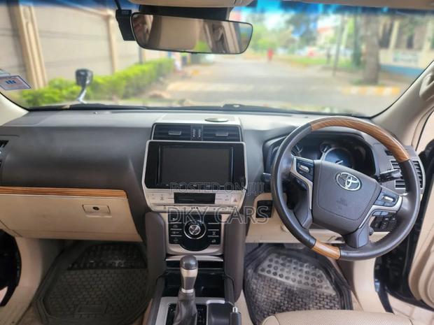 Toyota Land Cruiser Prado 2018 Black