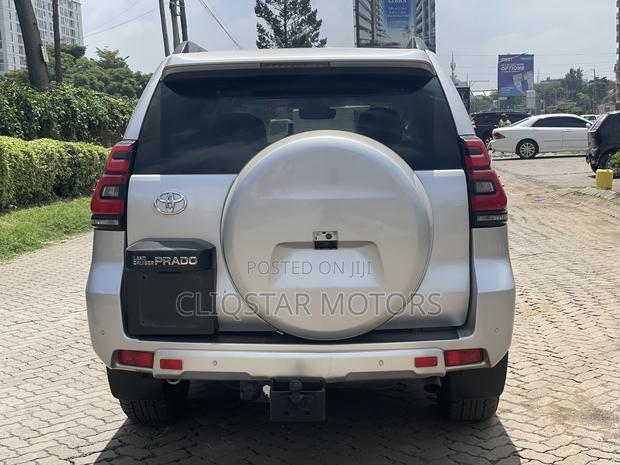 Toyota Land Cruiser Prado 2.8 2019 Silver