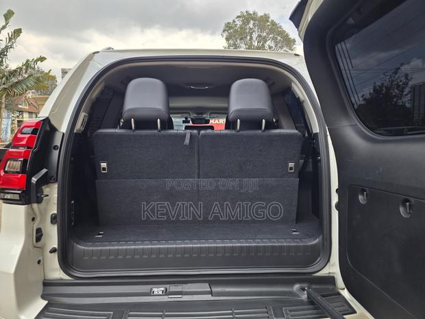 Toyota Land Cruiser Prado 2.8 2019 White