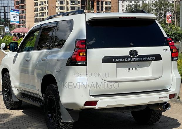 Toyota Land Cruiser Prado 2.8 2019 White