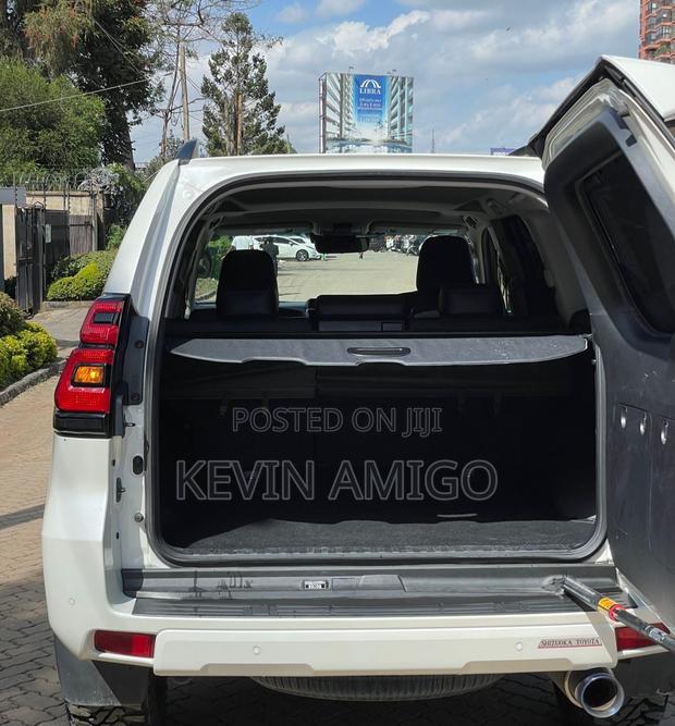 Toyota Land Cruiser Prado 2.8 2019 White