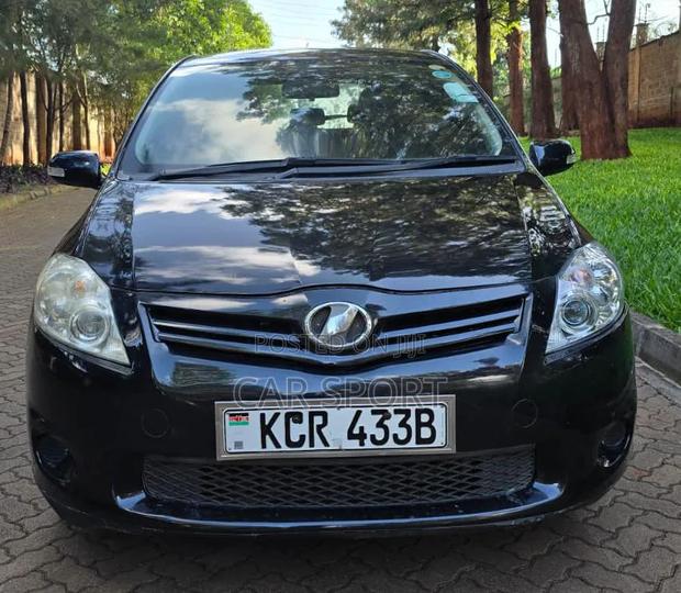 Toyota Auris 2011 Black