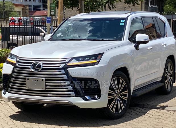 Lexus LX 2022
