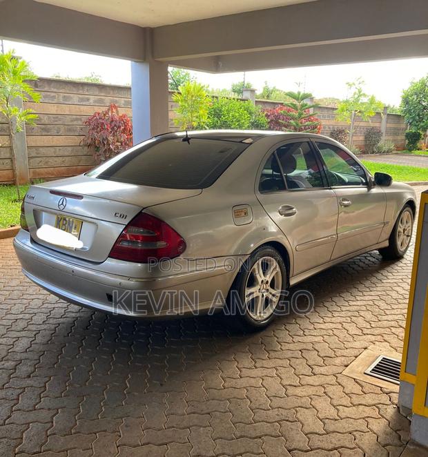 Mercedes-Benz E220 2004 Silver