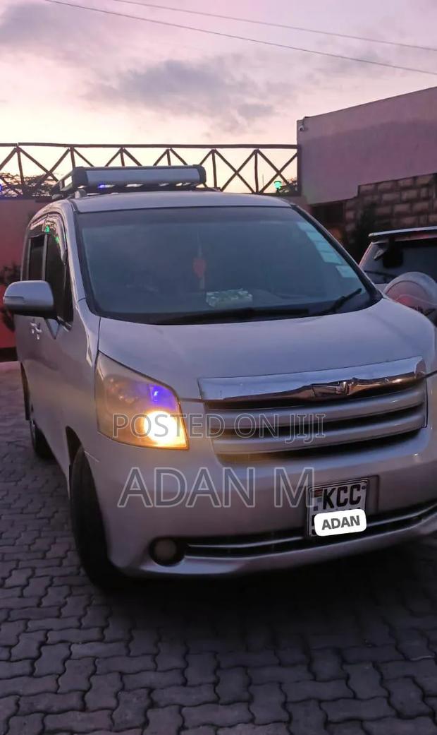 Toyota Noah 2008 Silver