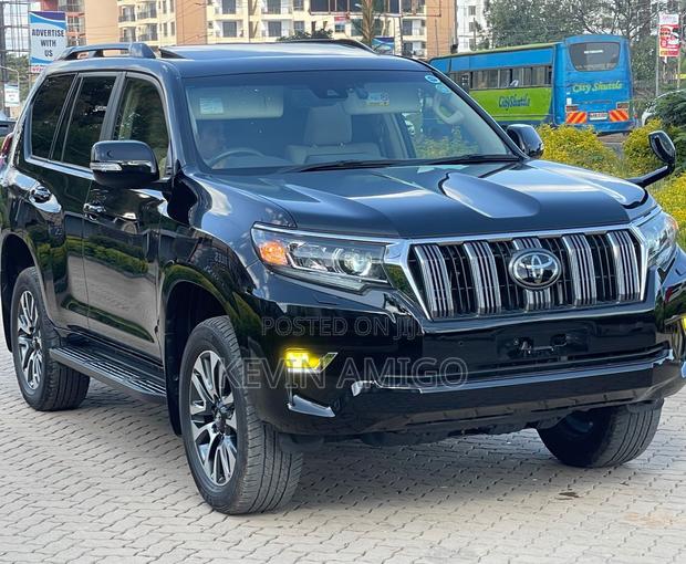 Toyota Land Cruiser Prado 2.7 2022 Black