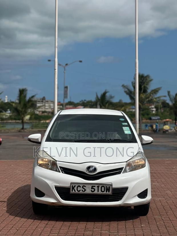 Toyota Vitz 2013 White