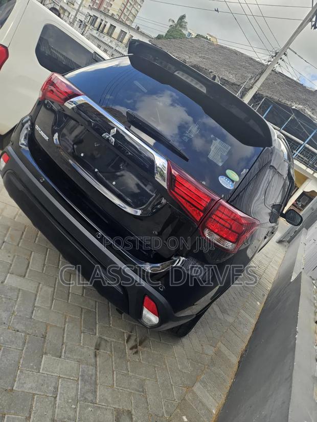Mitsubishi Outlander 2020 Black