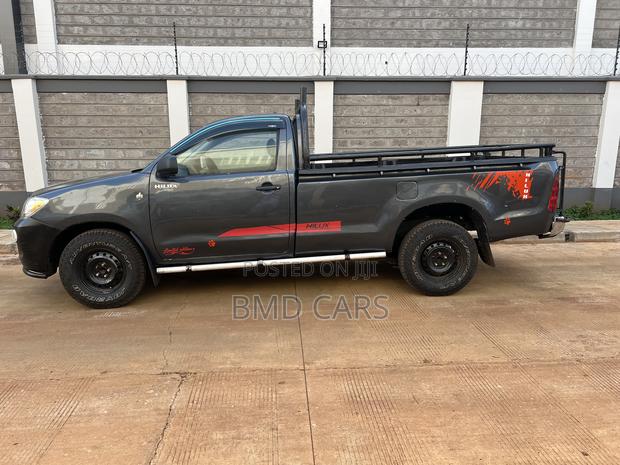 Toyota Hilux 2.5 D-4D SRX 2011