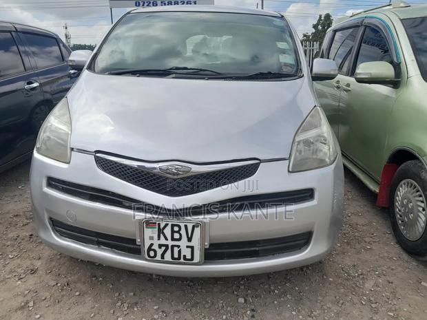 Toyota Ractis 2005 Silver