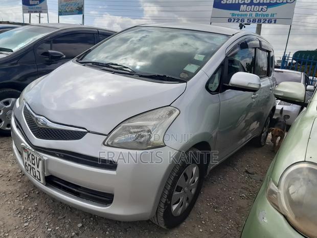 Toyota Ractis 2005 Silver