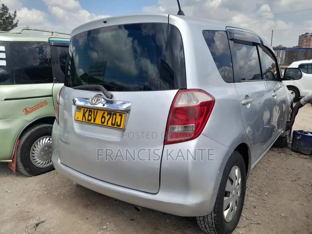 Toyota Ractis 2005 Silver