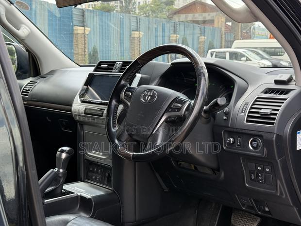 Toyota Land Cruiser Prado 2.8 2019 Black