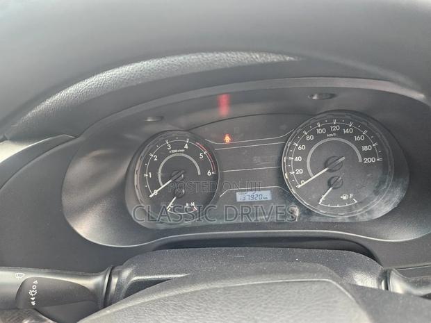 Toyota Hilux 2019 Silver