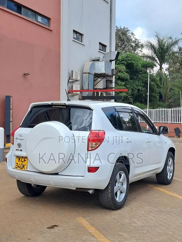 Toyota RAV4 2.4 2008 White