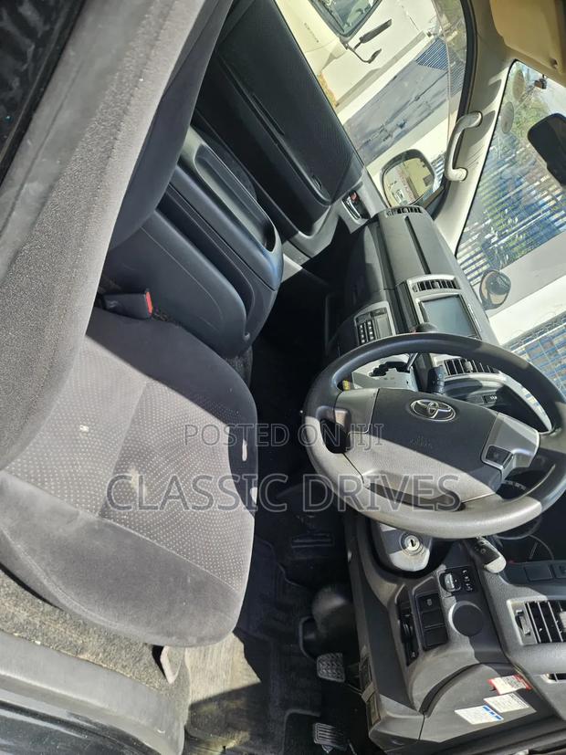 Toyota HiAce 2019 Black